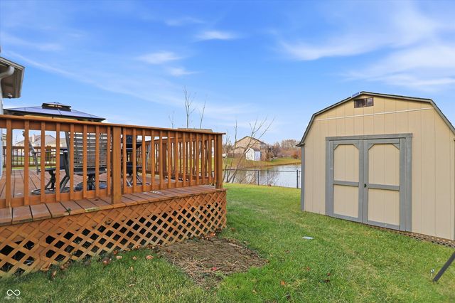 990 Youngs Creek Drive, Franklin, IN 46131
