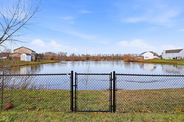 990 Youngs Creek Drive, Franklin, IN 46131