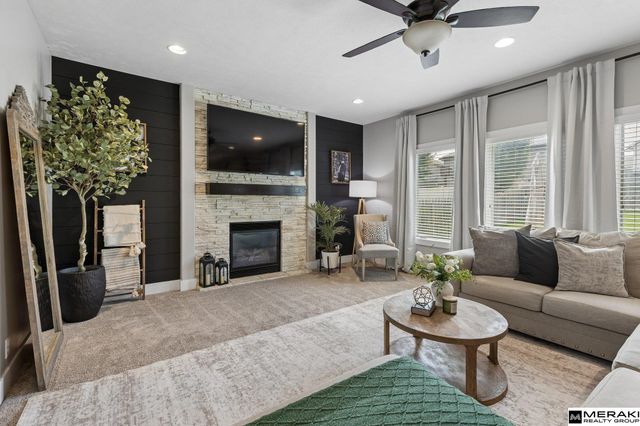 2726 N 189 Street, Omaha, NE 68022