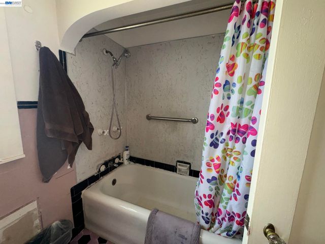 20940 Montgomery Ave, Hayward, CA 94541