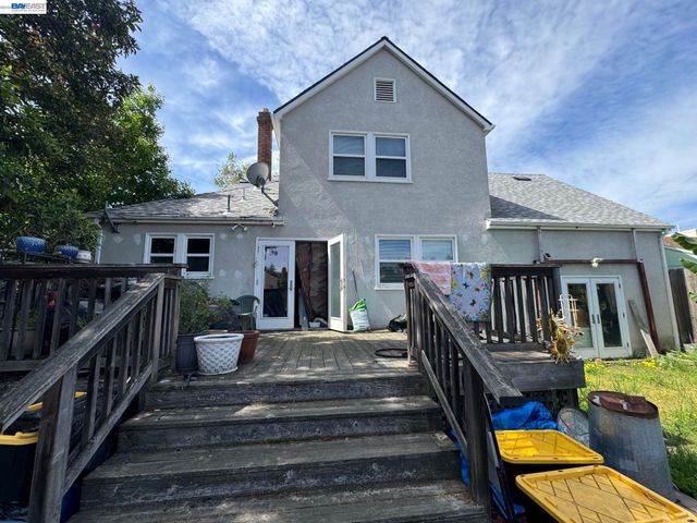 20940 Montgomery Ave, Hayward, CA 94541