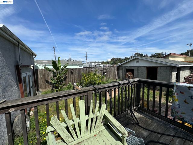 20940 Montgomery Ave, Hayward, CA 94541