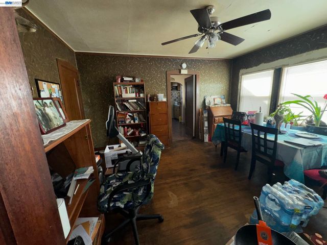 20940 Montgomery Ave, Hayward, CA 94541