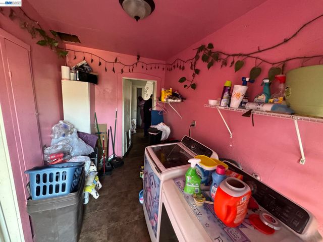 20940 Montgomery Ave, Hayward, CA 94541