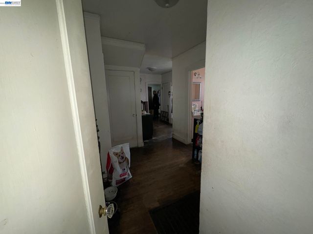 20940 Montgomery Ave, Hayward, CA 94541