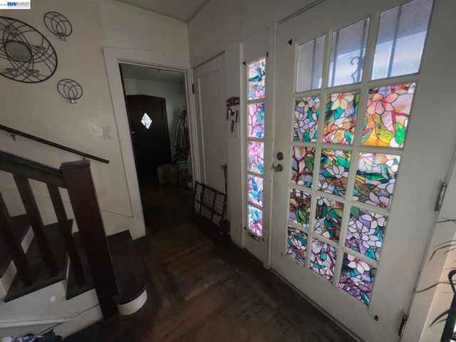 20940 Montgomery Ave, Hayward, CA 94541