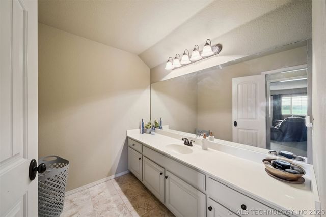 9128 E 120th Street S, Bixby, OK 74008