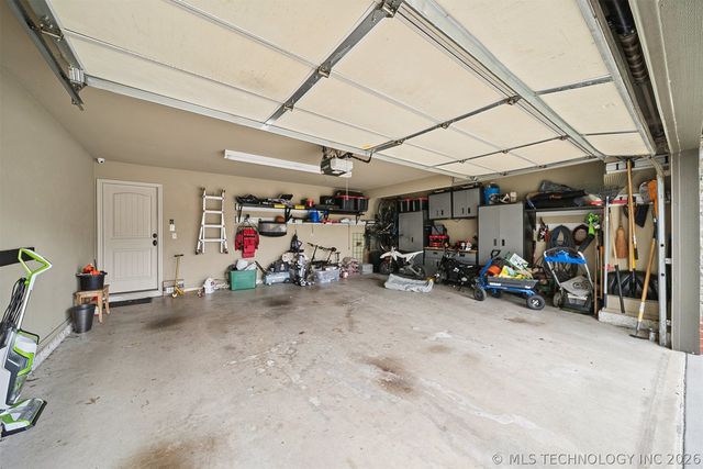 9128 E 120th Street S, Bixby, OK 74008