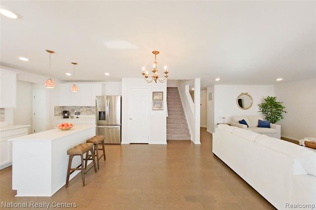 333 Saddleback Court, White Lake, MI 48386