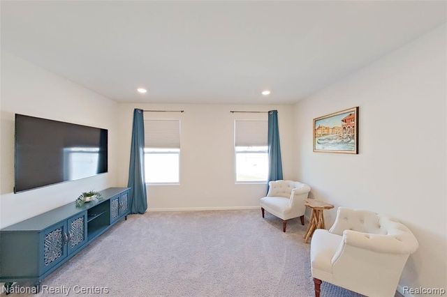 333 Saddleback Court, White Lake, MI 48386