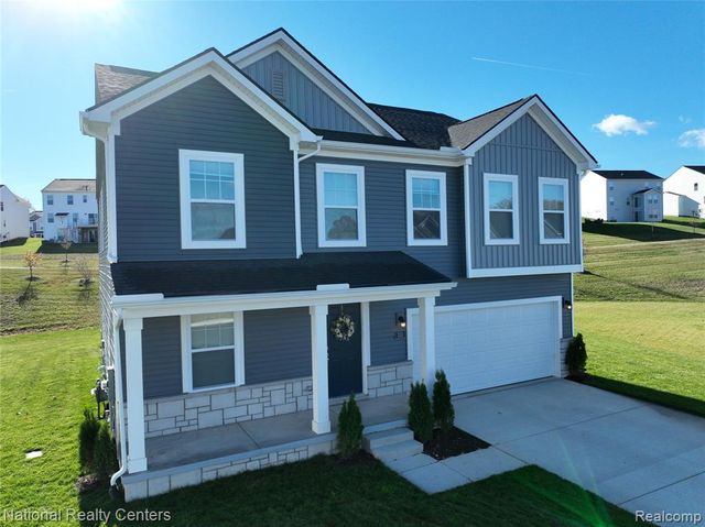 333 Saddleback Court, White Lake, MI 48386