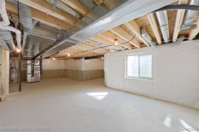 333 Saddleback Court, White Lake, MI 48386