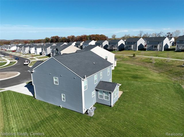 333 Saddleback Court, White Lake, MI 48386