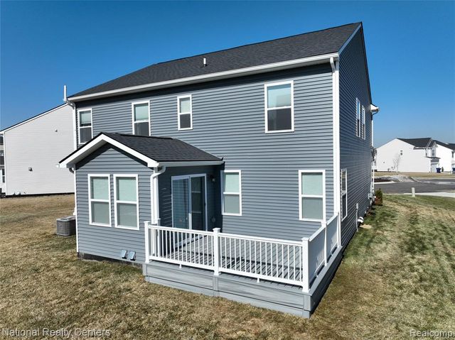 333 Saddleback Court, White Lake, MI 48386