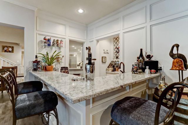 14 Shorelake Drive, Kingwood, TX 77339
