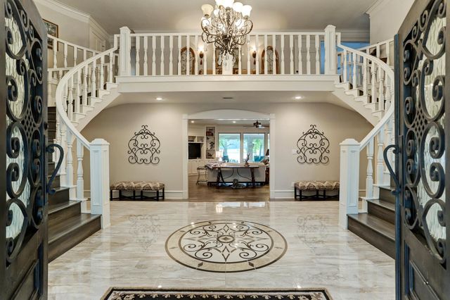 14 Shorelake Drive, Kingwood, TX 77339