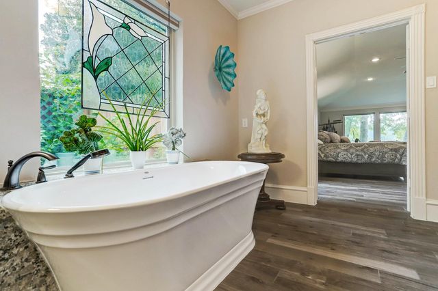 14 Shorelake Drive, Kingwood, TX 77339