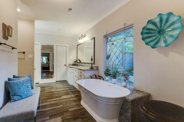 14 Shorelake Drive, Kingwood, TX 77339