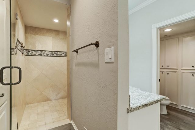 14 Shorelake Drive, Kingwood, TX 77339
