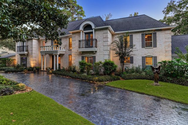 14 Shorelake Drive, Kingwood, TX 77339