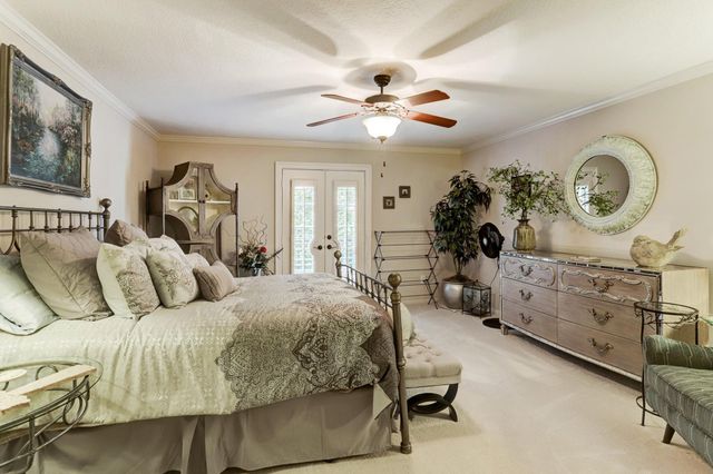 14 Shorelake Drive, Kingwood, TX 77339