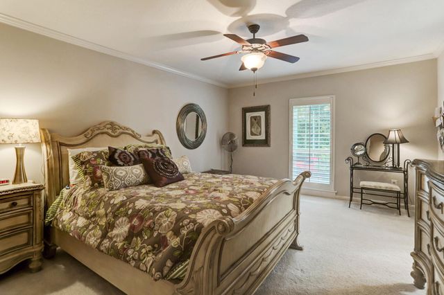 14 Shorelake Drive, Kingwood, TX 77339