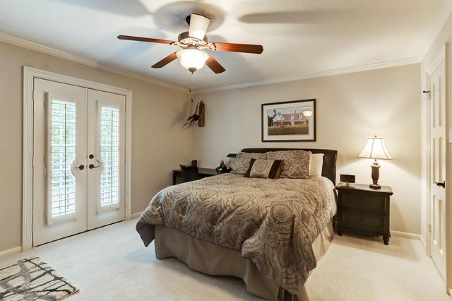 14 Shorelake Drive, Kingwood, TX 77339