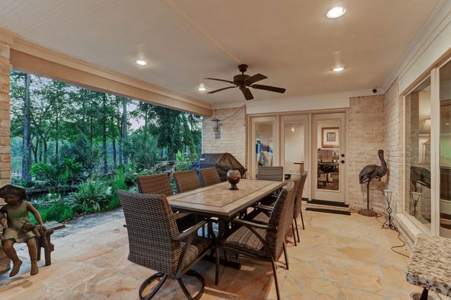 14 Shorelake Drive, Kingwood, TX 77339