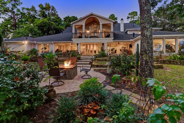 14 Shorelake Drive, Kingwood, TX 77339