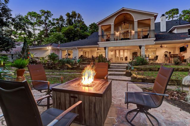 14 Shorelake Drive, Kingwood, TX 77339