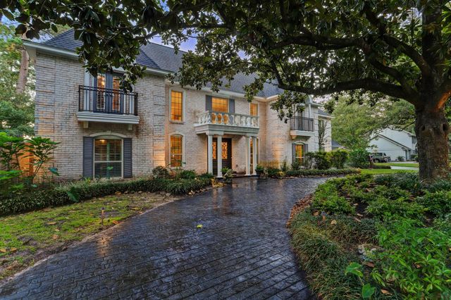 14 Shorelake Drive, Kingwood, TX 77339