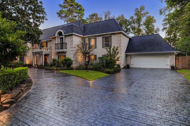 14 Shorelake Drive, Kingwood, TX 77339