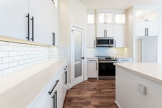 315 Delatorre Street, Trenton, TX 75490