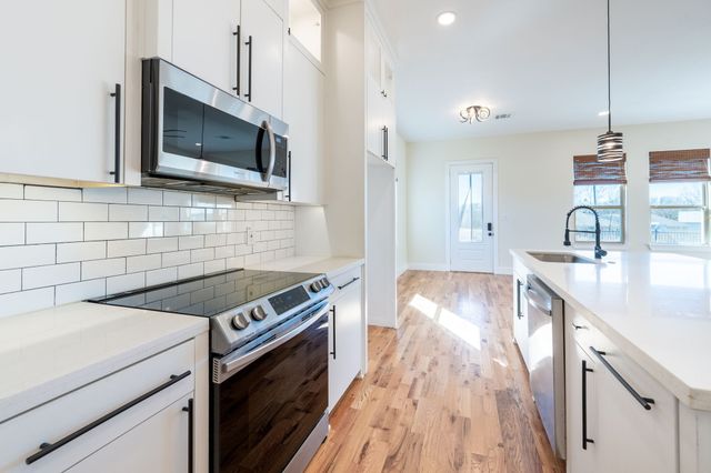 315 Delatorre Street, Trenton, TX 75490