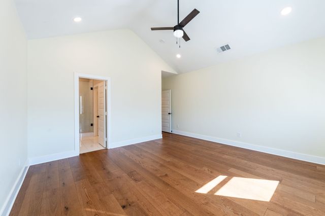 315 Delatorre Street, Trenton, TX 75490