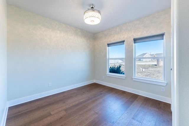 315 Delatorre Street, Trenton, TX 75490