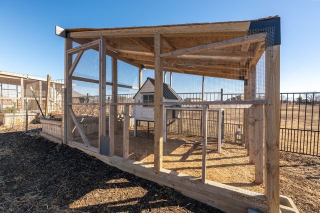 315 Delatorre Street, Trenton, TX 75490