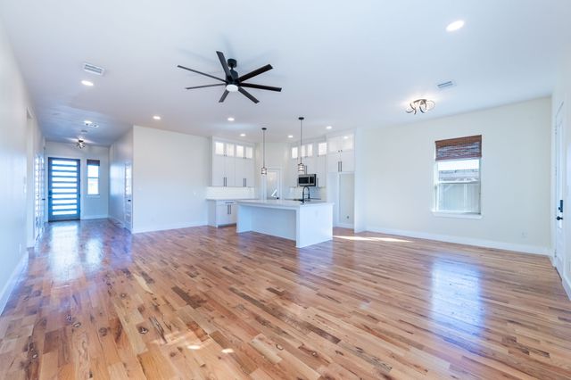 315 Delatorre Street, Trenton, TX 75490