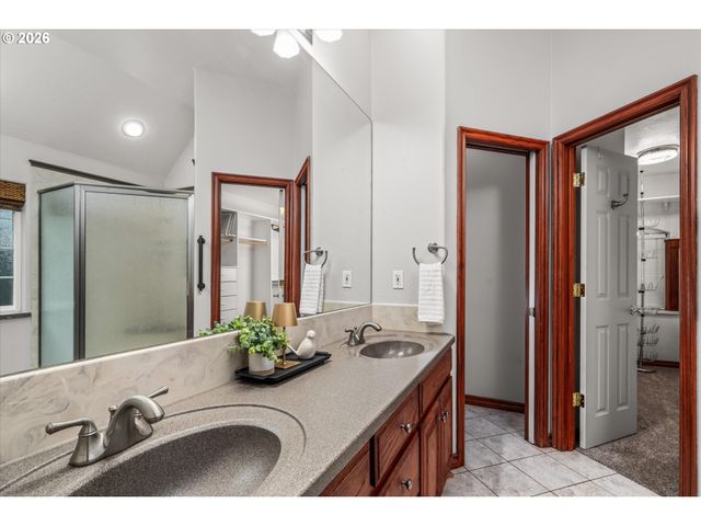 1424 WIMBLEDON Pl, Springfield, OR 97477