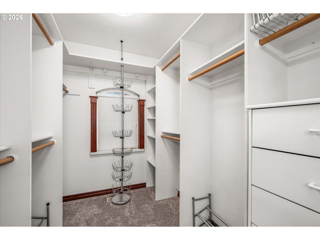 1424 WIMBLEDON Pl, Springfield, OR 97477