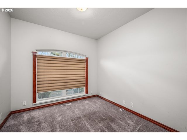 1424 WIMBLEDON Pl, Springfield, OR 97477