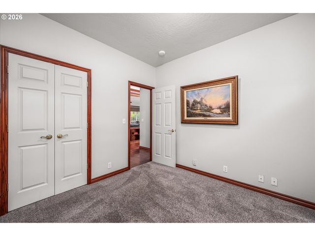 1424 WIMBLEDON Pl, Springfield, OR 97477