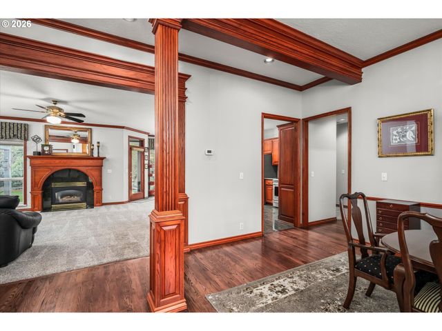 1424 WIMBLEDON Pl, Springfield, OR 97477