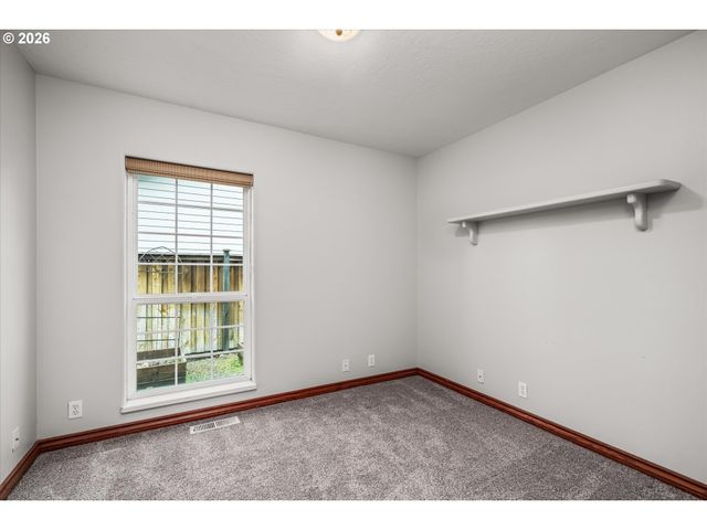 1424 WIMBLEDON Pl, Springfield, OR 97477