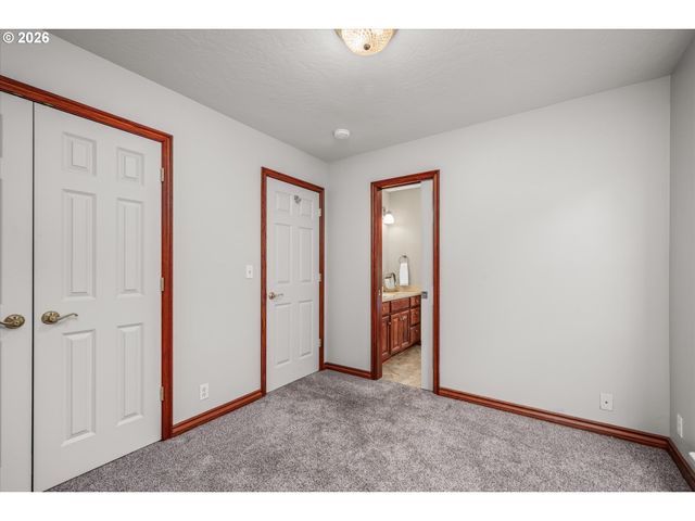 1424 WIMBLEDON Pl, Springfield, OR 97477