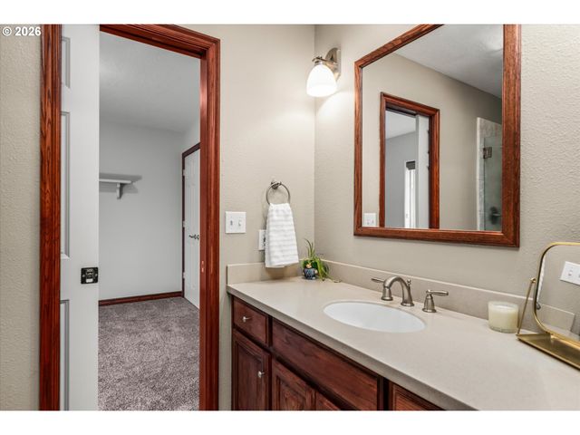 1424 WIMBLEDON Pl, Springfield, OR 97477