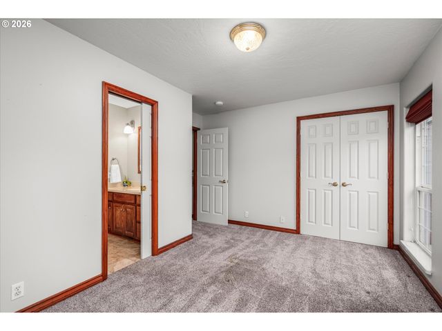 1424 WIMBLEDON Pl, Springfield, OR 97477