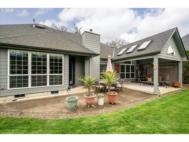 1424 WIMBLEDON Pl, Springfield, OR 97477