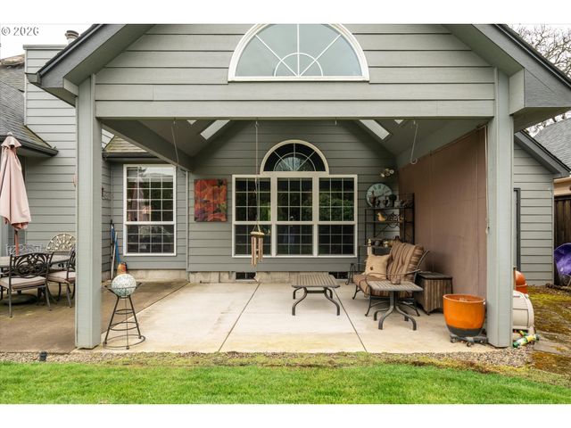 1424 WIMBLEDON Pl, Springfield, OR 97477