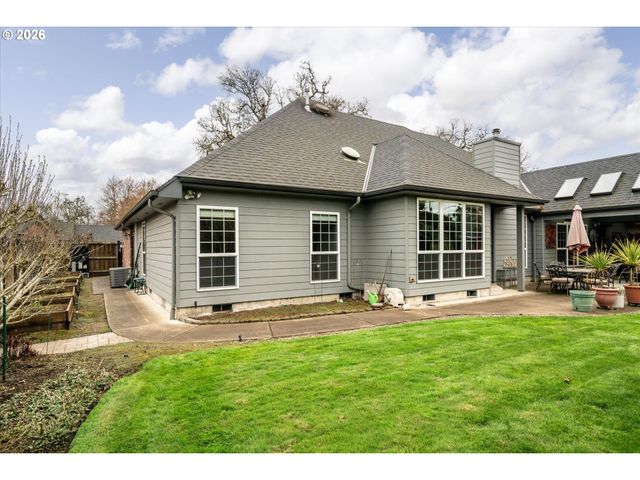 1424 WIMBLEDON Pl, Springfield, OR 97477